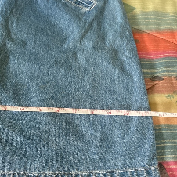 Fresno denim jumper with 2 buttons on either side. 2 front pockets. Size M - Picture 8 of 10